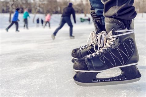 3 Best Ice Skating Destinations in Alaska