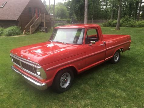 1970 Ford F100 Pick Up Lowered Short Bed Fleetside 302 V8 3 Speed