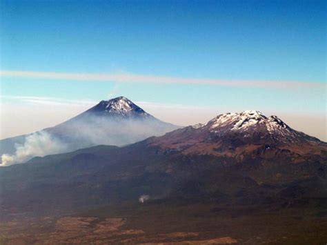 Popocatepetl And Iztaccihuatl A Tragic Romance Of Aztec Legend