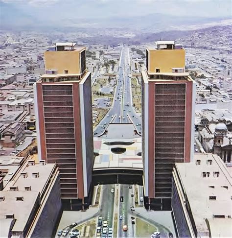 Las Torres Del Centro Simón Bolívar Cámara De Comercio Industria Y