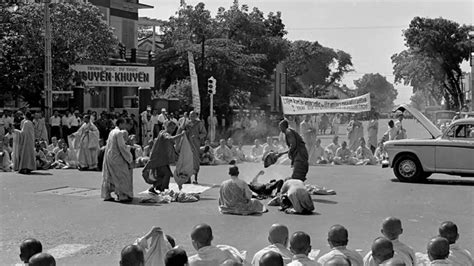 The Story Behind The Burning Monk 1963 The Vintage News