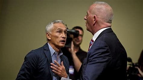 El Periodista Jorge Ramos Sacado De La Rueda De Prensa De Donald Trump