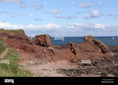 Dunbar Rock Hi Res Stock Photography And Images Alamy