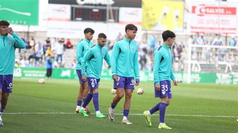 Llegada Y Calentamiento Del M Laga Cf En El Campo Del Atl Tico