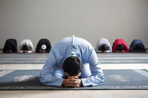 Premium Photo Muslim Praying In Sujud Posture