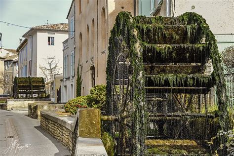 Les Roues à Aubes à L Isle sur la Sorgue