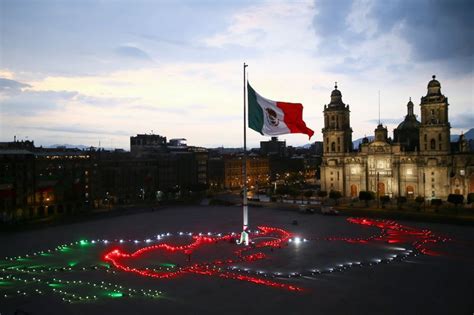 15 De Septiembre En El Zócalo Cuándo Y En Qué Calles Ver El Encendido De Las Luces Patrias