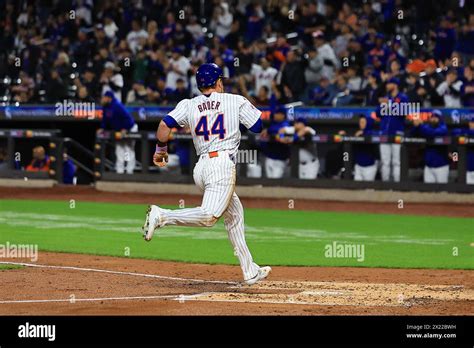 New York Mets Harrison Bader 44 Rounds 3b To Score During The Third