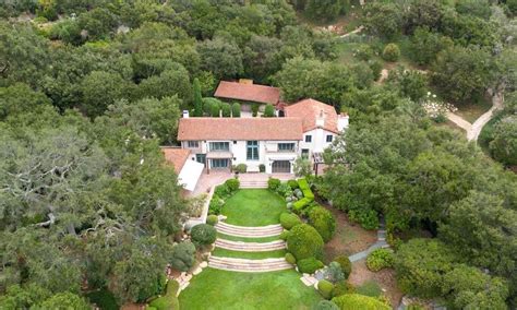 Jennifer Aniston Buys Oprah Winfreys Montecito Estate