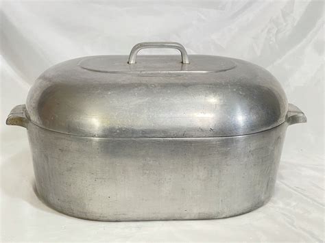 Vintage Wagner Ware Sidney Magnalite Aluminum Roaster With Lid