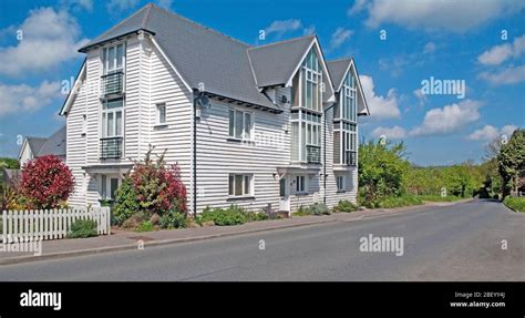 Leeds Village Kent, White Weather Board, House Stock Photo - Alamy