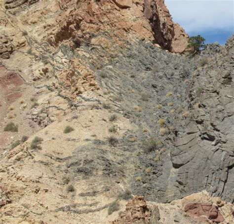 Volcanic sills in the San Rafael Swell, Utah : r/geology