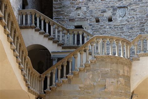 Scale Stairs Castello Di Poppi Arezzo Poppi Flickr