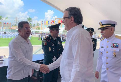 Bitácoras Políticas Asiste Pozos Castro a Graduación de Cadetes de