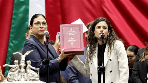 Luisa María Alcalde Entrega Al Congreso El Quinto Informe De Gobierno