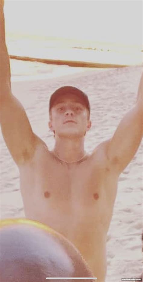 Drew Starkey Shirtless And Sexy Photos Naked Male Celebrities