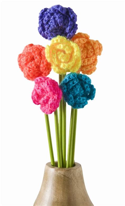 Make a Crochet Flower Bouquet - diycandy.com