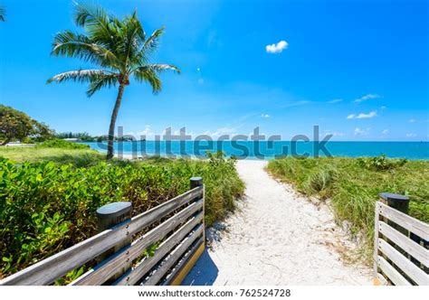 2,671 Sombrero Beach Images, Stock Photos & Vectors | Shutterstock