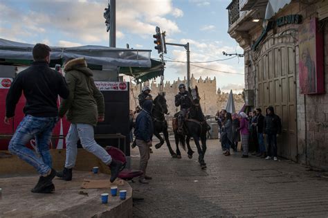 Palestinians Clash With Israeli Troops To Protest Trumps Jerusalem