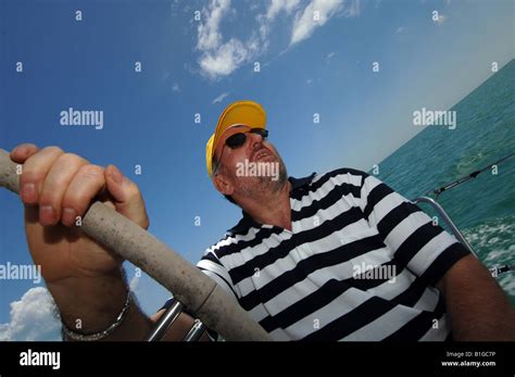 sailing yacht racing Stock Photo - Alamy