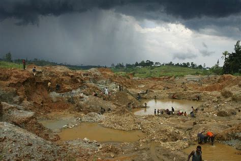 Congo DRC - Cost of Gold - Richard Wainwright Photography