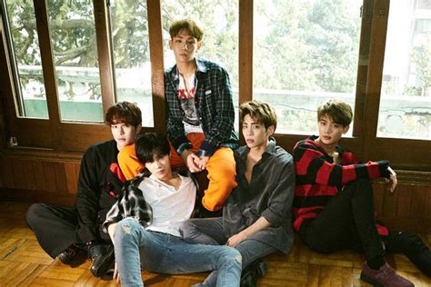 Shinee Merayakan Ulang Tahun Debut Ke Mereka Dengan Pesan Tulisan