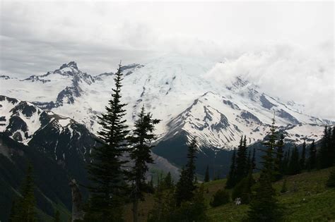 Mt Rainer Mount Rainier Is A Dormant Stratovolcano Also K Flickr