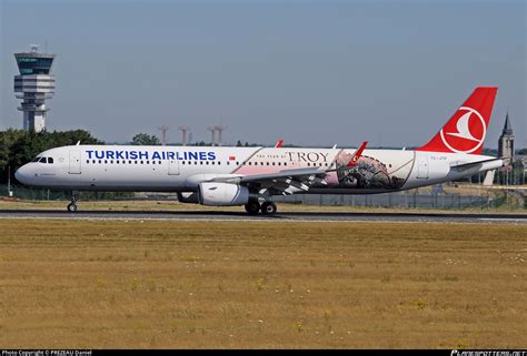 TC JTP Turkish Airlines Airbus A321 231 WL Photo By PREZEAU Daniel