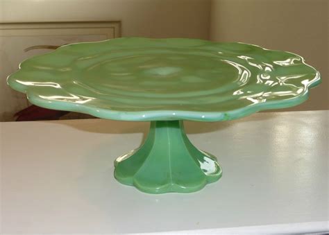 Martha Stewart By Mail Fenton Jadeite Green Scalloped Footed Cake Stand