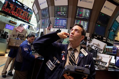 El Dow Jones Alcanza Por Primera Vez En La Historia Los 30 000 Puntos