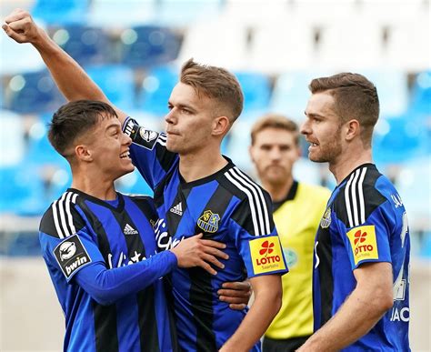 1 FC Saarbrücken 3 3 gegen FC Ingolstadt Shipnoski mit drei Toren