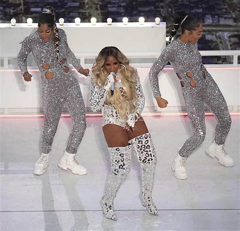 How Mary J. Blige Super Bowl Halftime Show Outfit & Boots Were Made ...