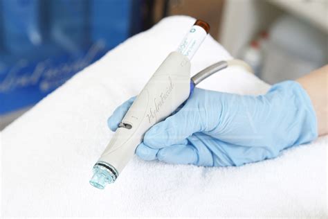 Вакуумный гидропилинг HydraFacial MD в Санкт-Петербурге - Цена.