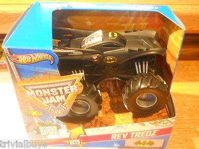 Hot Wheels Monster Jam Truck Batman Rev Tredz