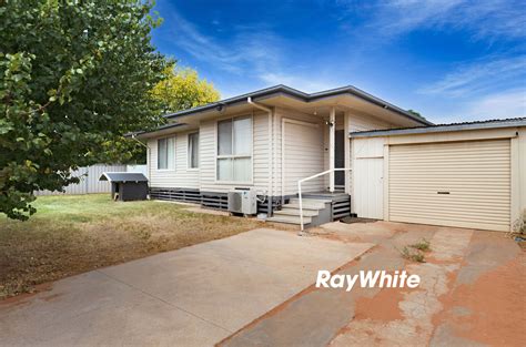 13 Hornsey Park, Mildura VIC 3500 - House For Rent - $340 | Domain