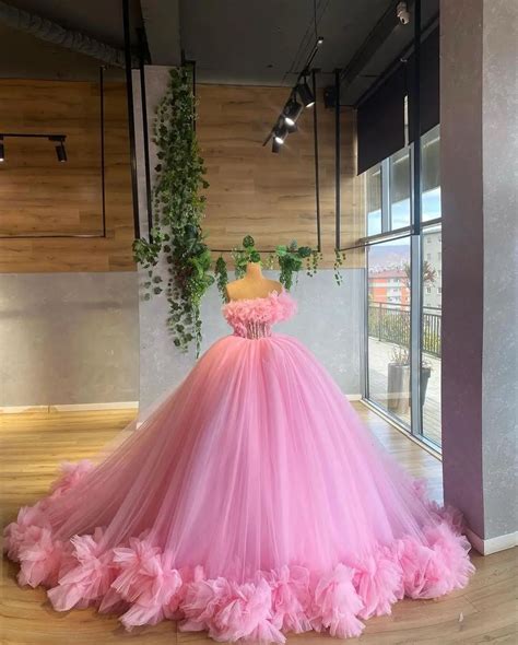 Light Pink Ball Gown Quinceanera Dresses Tiered Ruffles Tulle Women Sweet 16 Formal Party Robe