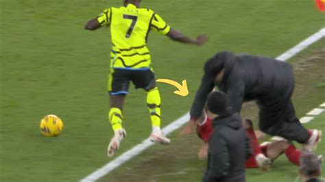 Jurgen Klopp Injures Kostas Tsimikas Collision After Bukayo Saka Tackle