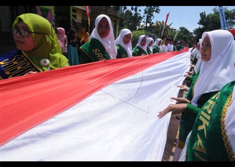 Kirab Merah Putih Hari Santri Nasional Antara Foto