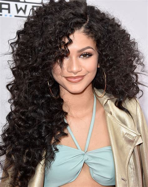 35 Zendaya Hairstyles from 2010 to 2022 - PureWow