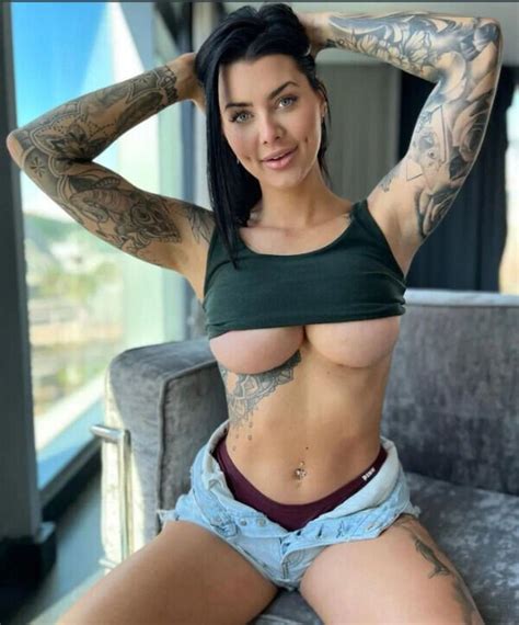 Tattooed Underboob Dashmandingo