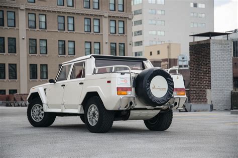 Lamborghini LM 002