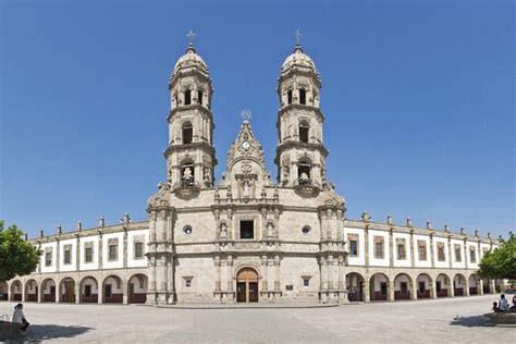 Basilica of Our Lady of Zapopan Basílica de Nuestra Señora de Zapopan