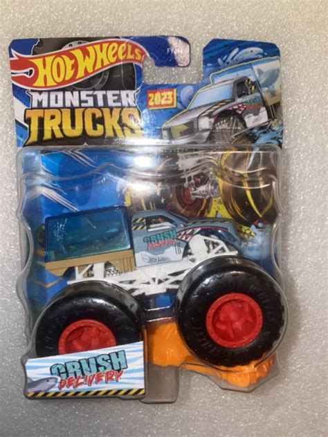 HOT WHEELS MONSTER Trucks Crush Livraison Beast Bashers Requin Tank Neuf EUR