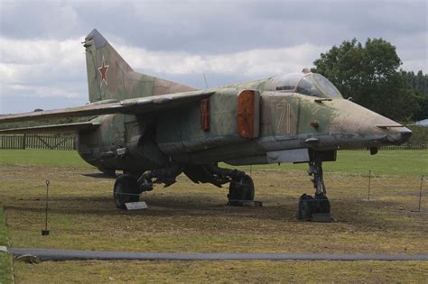 Newark 070708 Mikoyan Gurevich MiG 27 K Flogger 6191250700 Rob