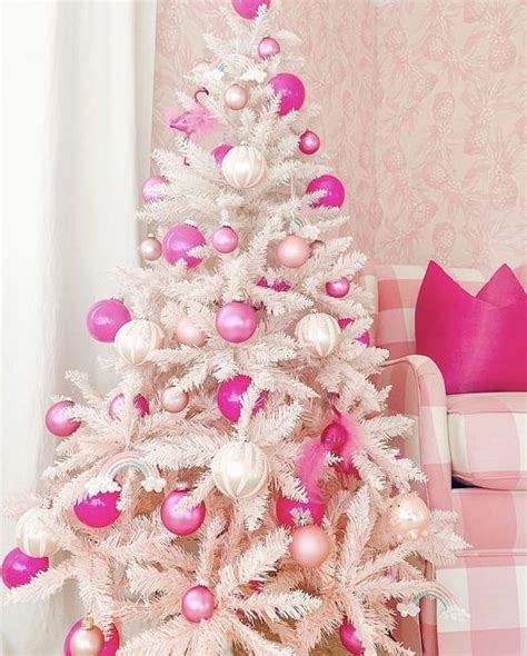 83 Glam And Fun Pink Christmas Decor Ideas Digsdigs