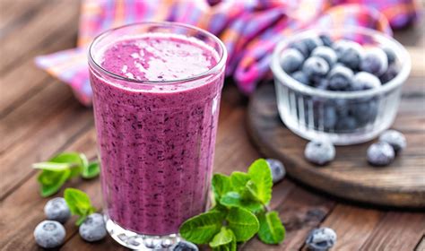 10 batidos saludables para desayunar y ganar energía