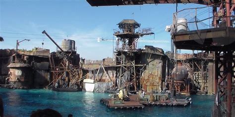 10 Behind-The-Scenes Facts About The Making Of Waterworld