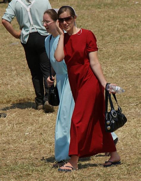 Beachy Amish Women