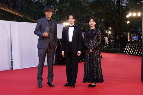 第36回東京国際映画祭が開幕 レッドカーペットに神木隆之介＆浜辺美波、亀梨和也、稲垣吾郎ら登場 映画ニュース 映画com