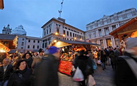 Luci E Mercatini Si Accende Il Natale A Genova La Repubblica